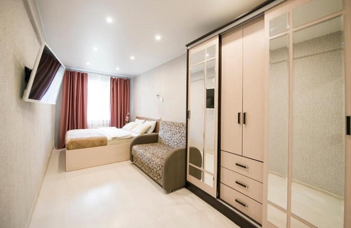 Vologda Apartamento | Четырехкомнатная квартира на Яшина 40 , 14 Спальных мест, - NaSutki35