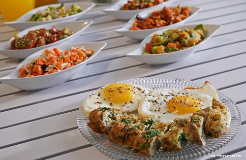 Dalton Cama Y Desayuno | אחוזת הנוף הצפוני - סוויטות מושלמות בגליל עם בריכה וג'קוזי במתחם