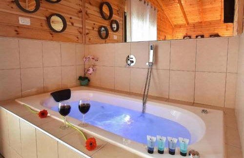 Tiberias Cabina | אחוזת חוף כנרת kinneret village