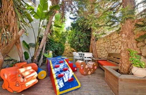 Hatzor HaGlilit Apartamento | אחוזת יוסף-וילה מהממת למשפחות עם 2 בריכות וג'קוזי