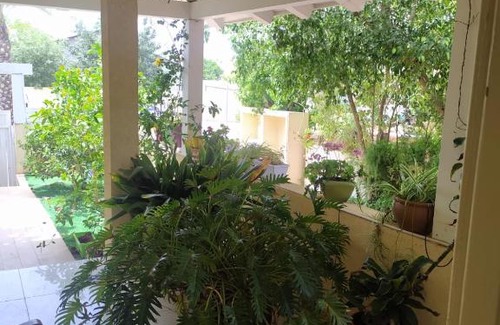 Gedera Chalet De Esquí | בקתה פרטית מקסימה בלב המושבה