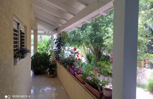 Gedera Chalet De Esquí | בקתה פרטית מקסימה בלב המושבה