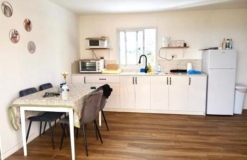 Giv'at Yo'av Apartamento | בקתה 512- אירוח בדרום הגולן