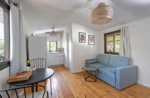 Eliad Casa | בקתת המפל הלבן