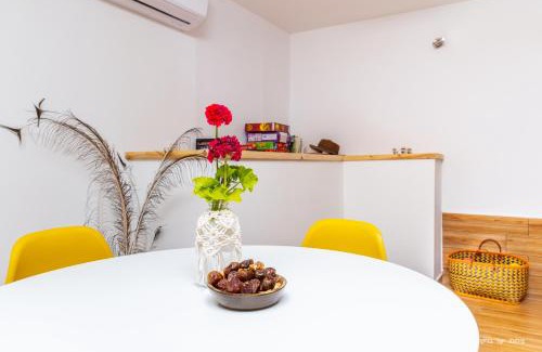 HaBonim Apartamento | דירה קסומה עם נוף לים