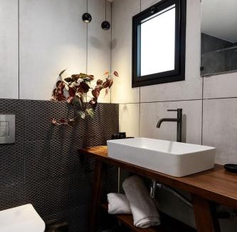 Rishon LeTsiyon Apartamento | דירה שקטה ומעוצבת עם ג'קוזי במרכז ראשלצ