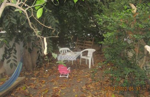 Kiryat Ata Apartamento | דירת אירוח בצל האילנות
