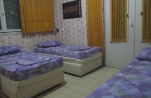 Kiryat Ata Apartamento | דירת אירוח בצל האילנות