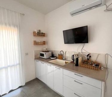 HaGoshrim Apartamento | דירת סטודיו מהממת לזוג 3 דקות הליכה מהנחל