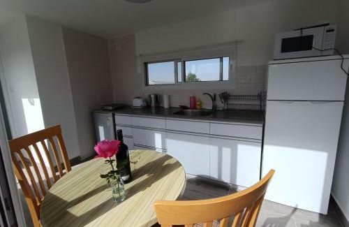Nevatim Chalet De Esquí | חאן בכפר במשק בלה מאיה - הצימר