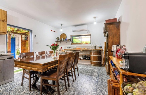 Hadera Apartamento | חדר משותף בחדרה על שביל ישראל 5 דקות הליכה לחוף הים 5 גן עדן נסתר שווה לבקר בו