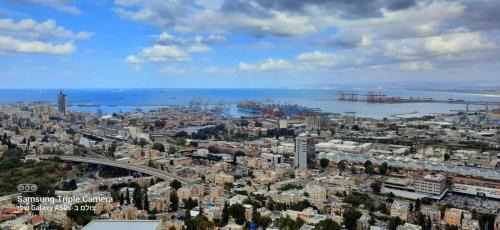 Haifa Apartamento | יחידות אירוח נוף המפרץ