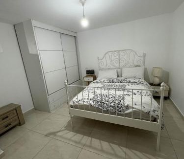 Qiryat Shemona Apartamento | יחידית דיור משופצת עם גינה ומקלט - היחידה בגליל