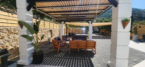 Ein Qiniyye Villa | לוסטלה ווילה