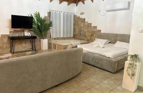 Safed Casa | פנינת הפסגה - סוויטות בוטיק יוקרתיות