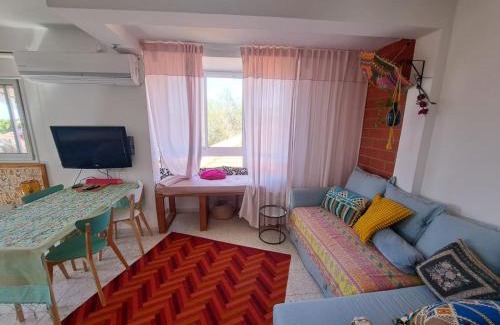 Kfar Vradim Apartamento | צימס - דירת אירוח בגליל עם מרפסת