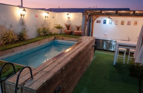 Arad Casa | צימר פלטינום - צימר עם בריכה וג'קוזי פרטיים בערד