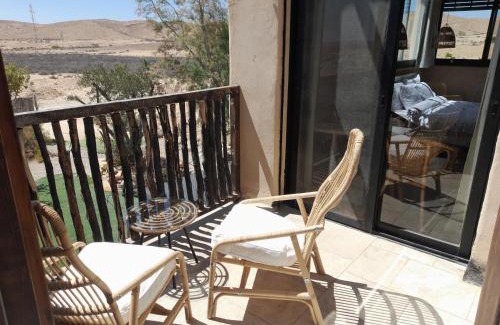 Merhav Am Cabina | שיח מדבר לינה בנגב Burning Bush Negev