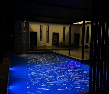 Musannah Chalet De Esquí | استراحه فندقيه فخمه نطاق المدينه بخصم ترويجي
