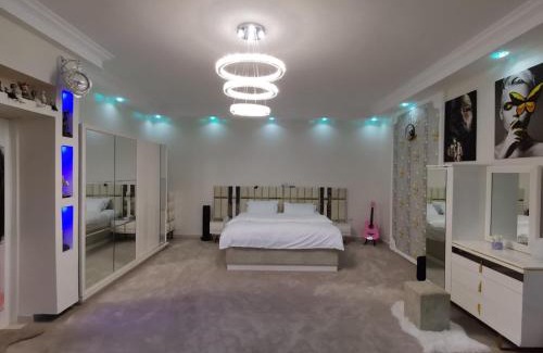 Ajman Chalet De Esquí | بنتهاوس ريف ورد