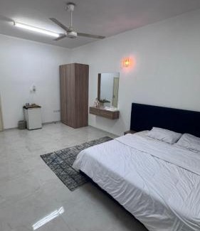 Nizwa Apartamento | جناح الراحة فرق