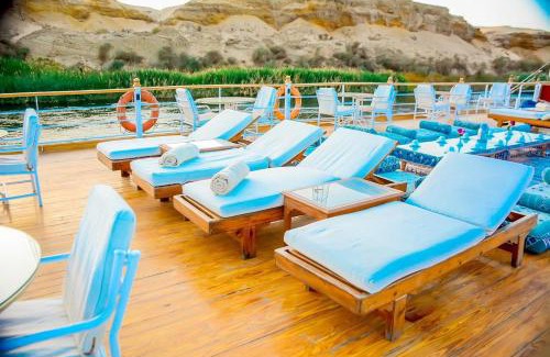 Luxor Hotel | دهبيه كوين شارلوت