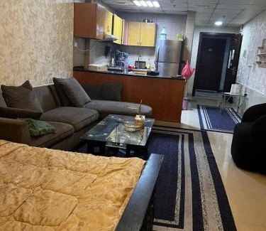 Ajman Apartamento | ستوديو فرش فندقي برج تاور سي
