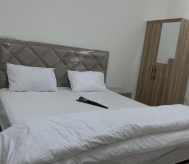 Al Khuwair Apartamento | شارع المها بجانب اسواق المايا