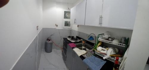 Al Khuwair Apartamento | شارع المها بجانب اسواق المايا