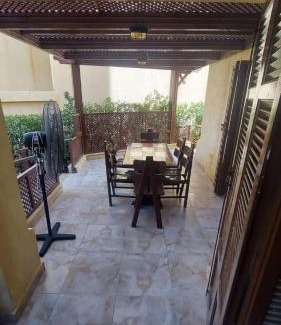 Borg el Arab Chalet De Esquí | شاليه أرضي استمتع بالخصوصية والراحة في موقع مميز