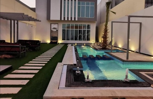Buraydah Chalet De Esquí | شاليه بالم ون الفندقي