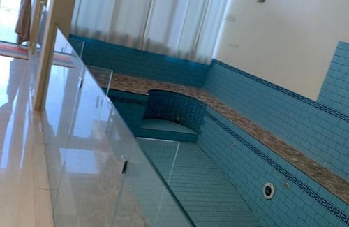 Buraydah Chalet De Esquí | شاليه بصالة مطله على مسبح