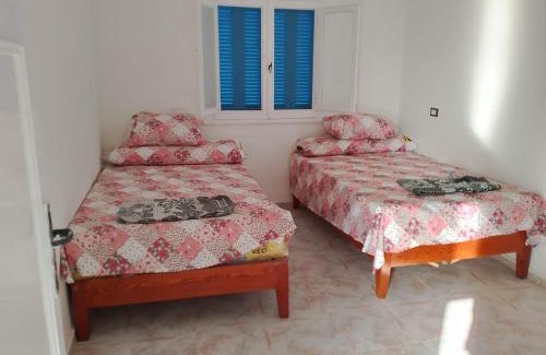 Marsa Matruh Chalet De Esquí | شاليه بقرية القصر السياحية للايجار ب مطروح إمتداد شاطيء الأبيض حمام السباحة في القرية به صيانه