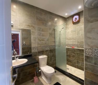 Shurtah al-Dakhlah Chalet De Esquí | شاليه على البحر بمنتجع سياحي حمامات سباحه شاطئ رملى دور ثالث علوى بدون اسانسير