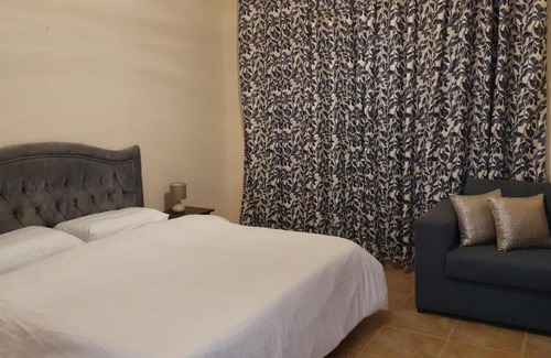 Dhahban Chalet De Esquí | شاليه فور نايتس