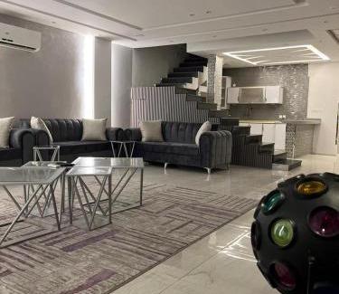 Khamis Mushait Chalet De Esquí | شاليه لافندر