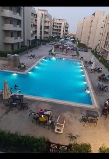 Borg el Arab Apartamento | شاليه للايجار 3 غرف مكيفات بقرية جراند هيلز الساحل الشمالى بإطلاله مباشره على البول