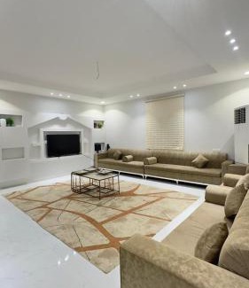 Al Bahah Chalet De Esquí | شاليه مون لايت المخواة