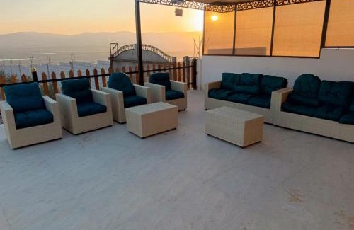 Tabaqat Fahl Chalet De Esquí | شاليه ومزرعة طبقة فحل Chalet Pella