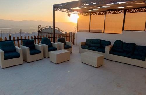 Tabaqat Fahl Chalet De Esquí | شاليه ومزرعة طبقة فحل Chalet Pella