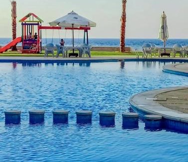 Marsa Matruh Chalet De Esquí | شاليه k05 غرفتين مكيف 2حمام للايجار مصيف بمطروح قرية لونج ايلند "family"