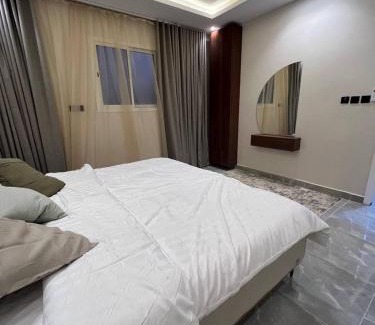 Al Izdihar Apartamento | شقة بصالة و استديو بتاثيث مودرن
