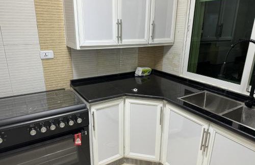 Al Jubeiha Apartamento | شقة سوبر ديلوكس في الجبيهه