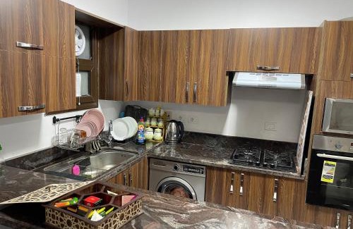 Al-Manasrah Apartamento | شقة غرفتين وصاله- بورتوسعيد Porto Said Resort