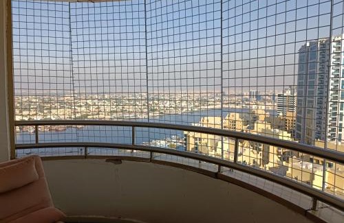 Ajman Apartamento | شقة فخمة وواسعة تسع عائلة كبيرة