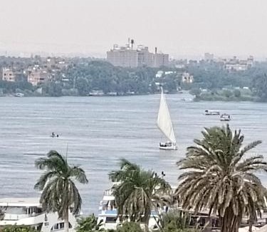 Maadi Apartamento | شقة فندقيه فاخرة بمنطقة المعادى صف اول جميع الغرف تطل على النيل A luxury hotel apartment in Maadi, first row. All rooms overlook the Nile