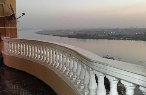 Maadi Apartamento | شقة فندقيه فاخرة بمنطقة المعادى صف اول جميع الغرف تطل على النيل A luxury hotel apartment in Maadi, first row. All rooms overlook the Nile