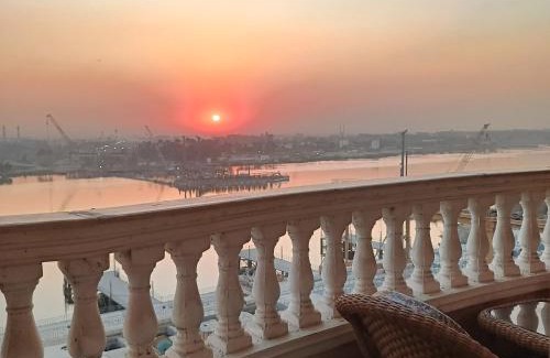 Maadi Apartamento | شقة فندقيه فاخرة بمنطقة المعادى صف اول جميع الغرف تطل على النيل A luxury hotel apartment in Maadi, first row. All rooms overlook the Nile