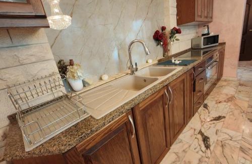 Amman Apartamento | شقة مفروشة في البنيات - بالقرب من جامعة البتراء