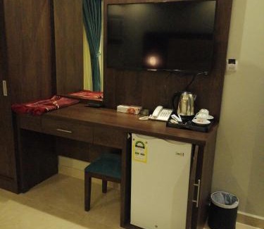 Al Kura Apartamento | شقق همم للشقق المخدومة